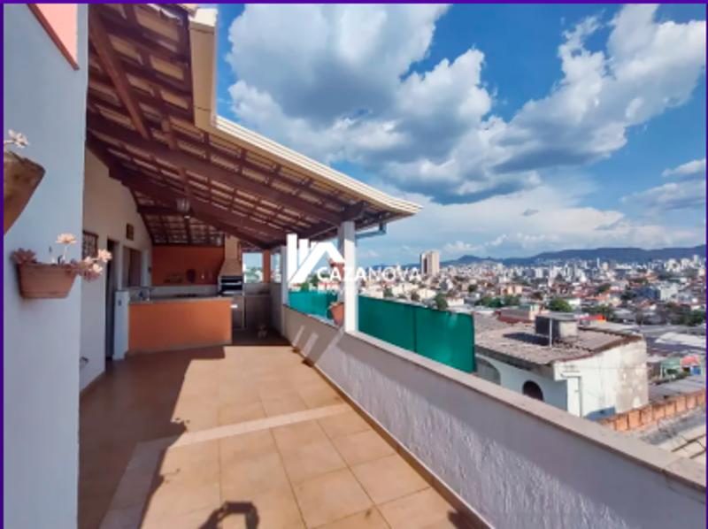 Casa incrível com habite-se, 05 quartos, em Lote com 300 m²