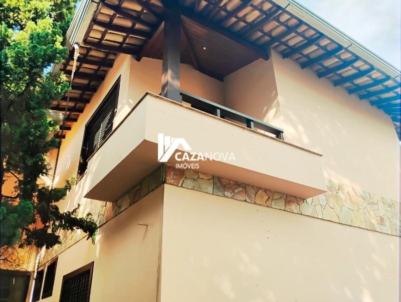 Cazanova Imóveis vende: Espetacular casa no Bairro Caiçara