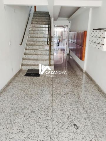 Cazanova Imóveis vende: Excelente apartamento três quartos, amplo, sendo um suíte, no Caiçara, confira: