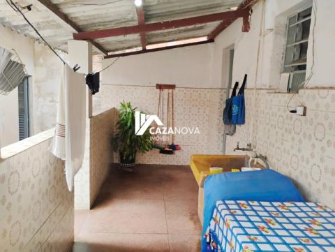 Casa de 03 quartos e 02 vagas