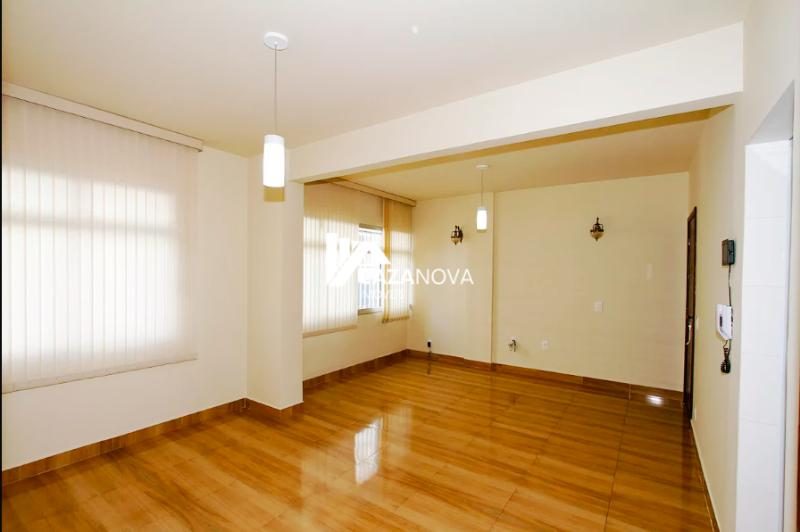 Apartamento espaçoso de 03 quartos, suíte em ponto excelente no Caiçara