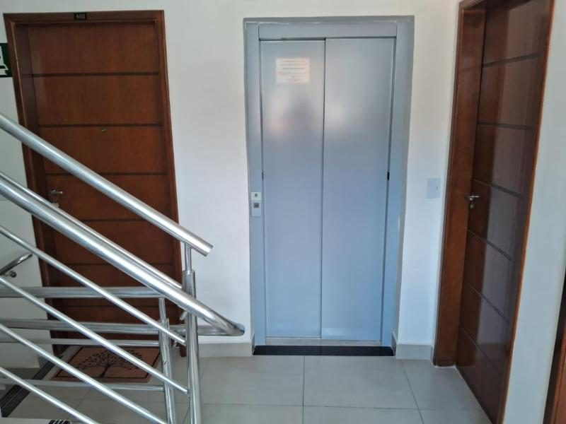 Apartamento novo três quartos com suíte e elevador B. Caiçara