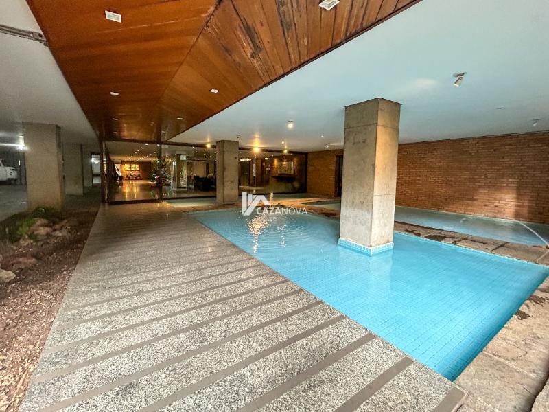 Apartamento de 03 quartos com armários e suíte, na melhor localização da Savassi.