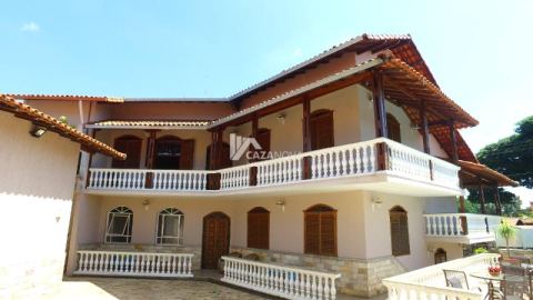 Excelente casa colonial de 05 quartos e 08 vagas no Santa Branca